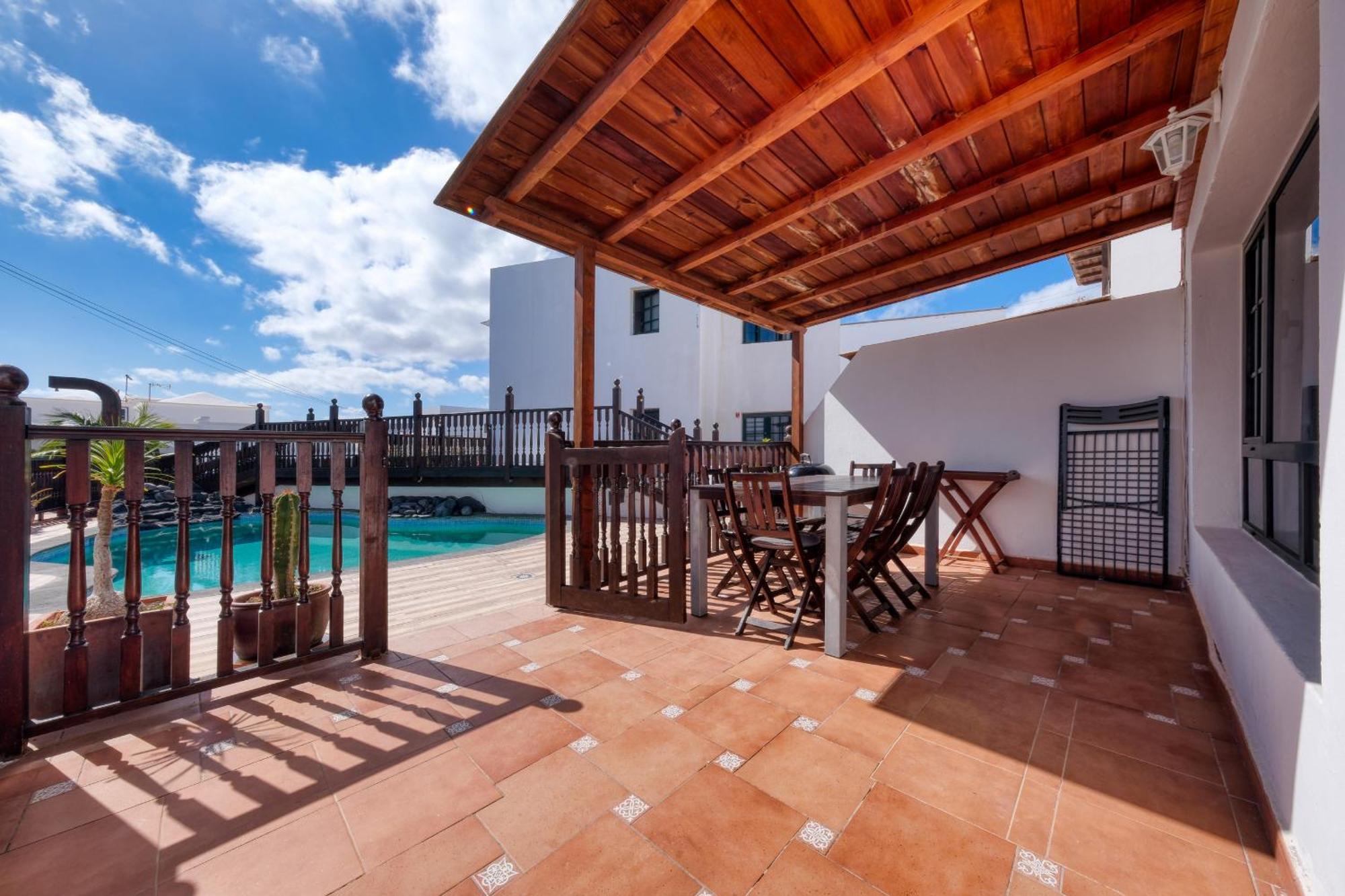 Casa Hibiscus - Shared Pool - Close To Seafront Promenade Punta Mujeres Exteriör bild